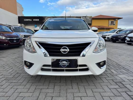 NISSAN VERSA 1.6 16V FLEXSTART UNIQUE 4P XTRONIC NISSAN VERSA 1.6 16V FLEXSTART UNIQUE 4P XTRONIC